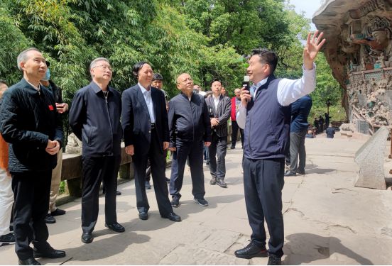 雷竞技RAYBET·(中国)官方网站中国国际文化传播中心执行主席龙宇翔到大足区丰(图3)