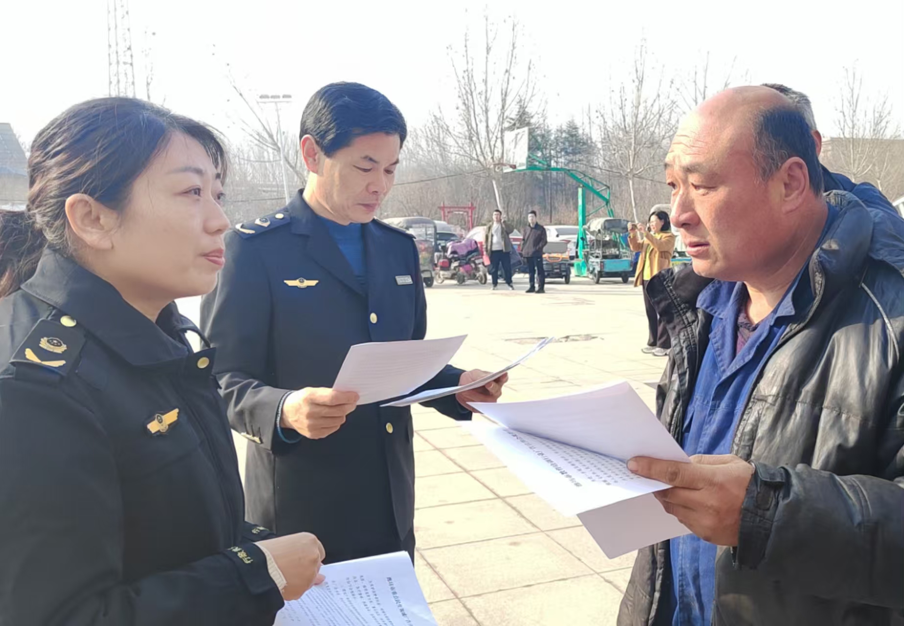 雷竞技RAYBET·(中国)官方网站山东省青州市市场监管局广告普法进社区(图2)